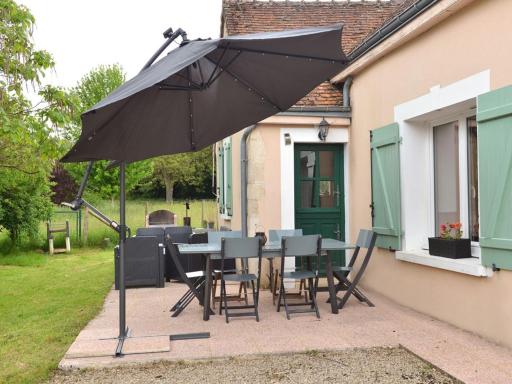 Longère XIXe rénovée avec spa, trampoline, vélos, jeux et grand jardin au calme - FR-1-410-135 - Housity