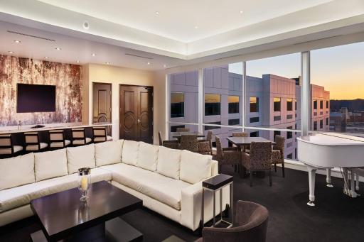 The Davenport Grand, Autograph Collection - Housity