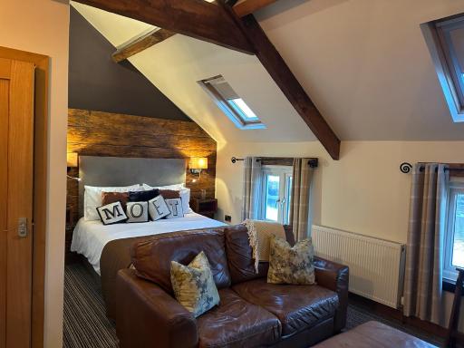 Harrys lounge - Housity