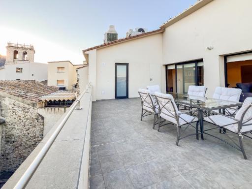 Can Cintet 3 - Apartamento con terraza en Besalú - Housity