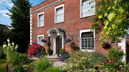 Milford Hall Hotel - Newly Refurbished - Housity