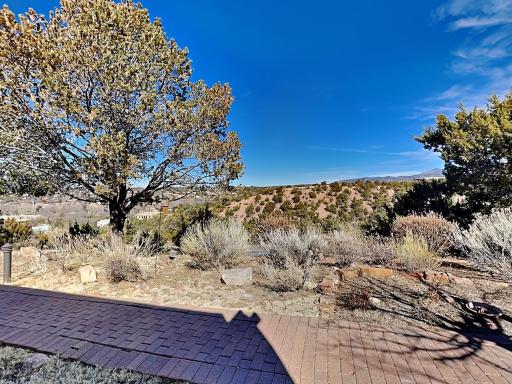 Artist Road #30, 2 Bedrooms, Fireplace, Pool Access, Washer/Dryer, Sleeps 4 - Housity