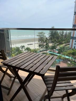 Timurbay’s hospitality awaits you at the Seafront. - Housity