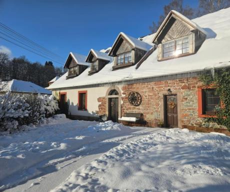 Apartmány V Zahradě - Housity