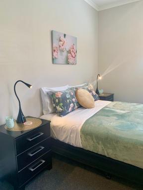Roslyn Business Studio - 2 bedroom - Housity