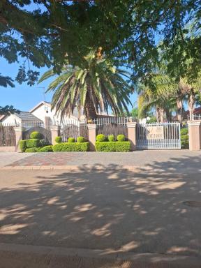 Vicky B Bed and Breakfast - Housity