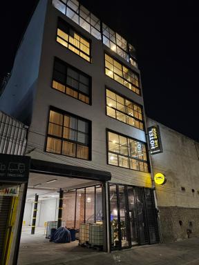 Hotel The Roof - Housity