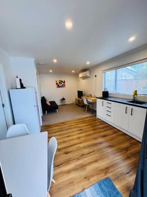 Modern 1 bedroom guest house - Housity