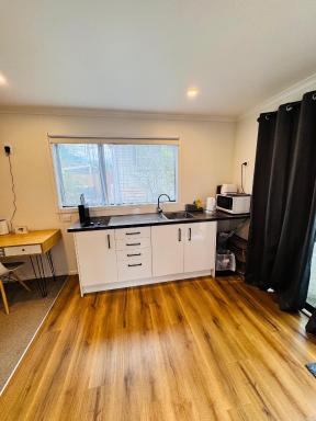 Modern 1 bedroom guest house - Housity