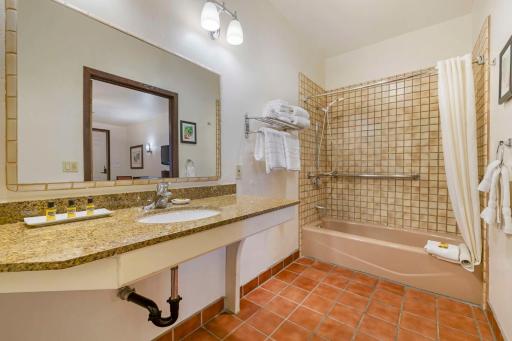 Best Western Plus Hacienda Hotel Old Town - Housity