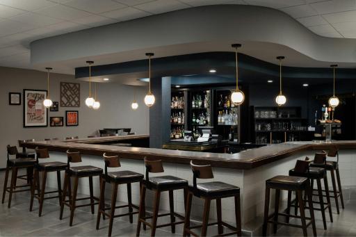 Four Points by Sheraton Milwaukee North Shore - Housity