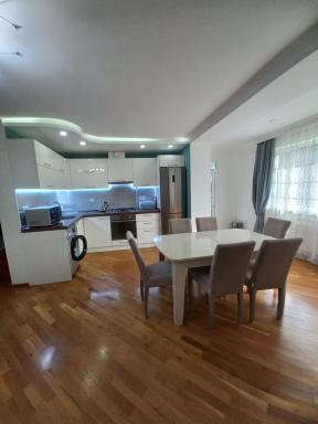 Sweet home in the center. - Housity