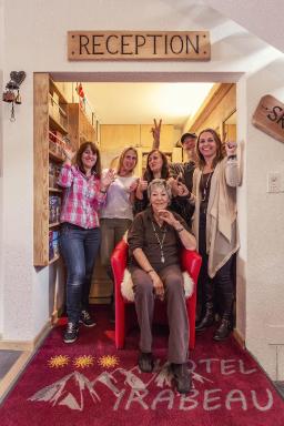 Ski-to-door Hotel Mirabeau - Housity