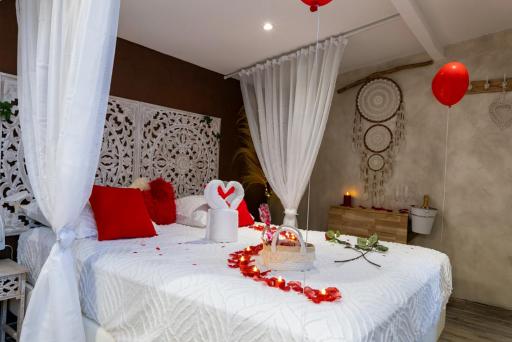 Une Clé Pour Deux - Chambre romantique avec Patio & Spa privatifs - Housity