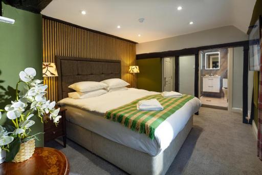 Whyte Harte Hotel - Housity