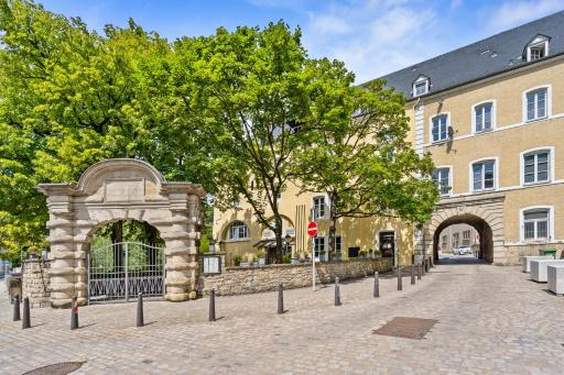 Modern Apartments in Clausen with WiFi, Kitchen & Workspace - Housity