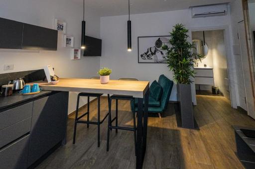 Run House 07 Rooms & Apartments - Housity
