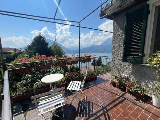 SUNSET HOUSe AIR CON Large Balcony, Unbeatable view and Peace - Housity