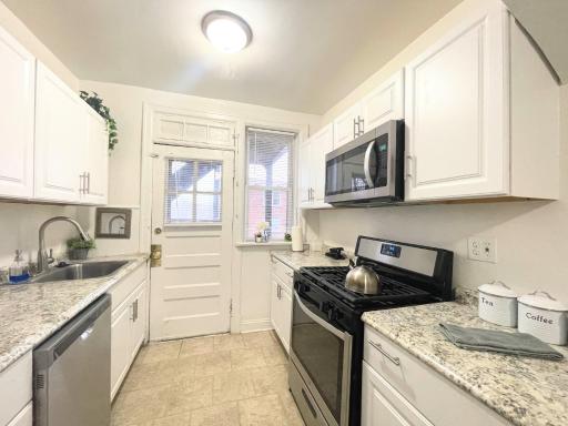 (49.1E) Garden style studio @ Forest Park & City! - Housity