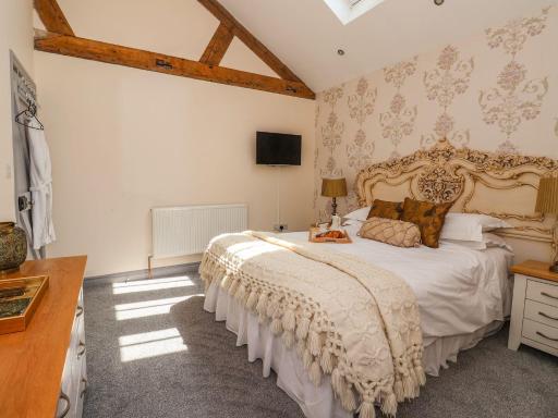 Cunliffe Barn - Housity