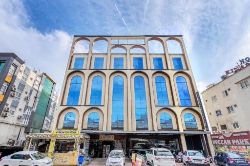Hotel SM Deccan Park - Housity