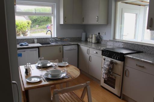 ‘Sea Glimpse’ in the coastal Devon village of East Prawle - Housity
