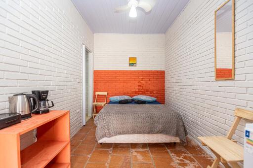 Suíte a duas quadras da Praia e perto da Ilha do Mel - Housity