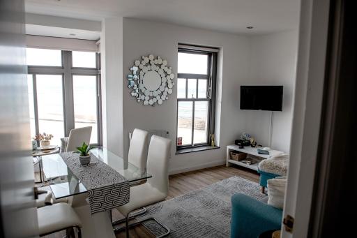 The Samphire Suite by Margate Suites - Housity