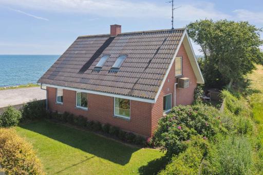 Lovely House With The Sea As A Neighbor - Housity