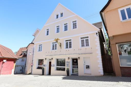 Hotel Adler - Housity