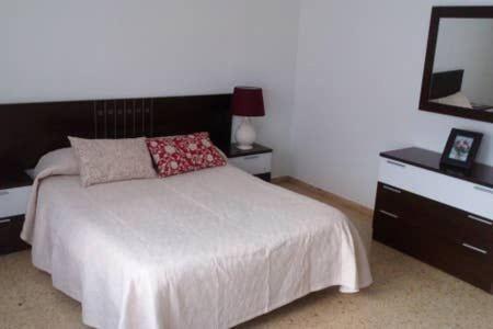 Geräumige Und Helle Wohnung - Housity