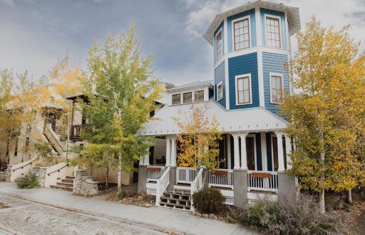 South Main Residences by Surf Hotel - Housity