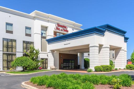 Hampton Inn & Suites Hartford-Manchester - Housity