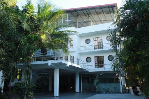 Ananthi HOTELS - Housity