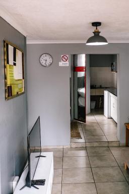 Adorable 1.5 -Bedroom flatlet in Germiston - Housity