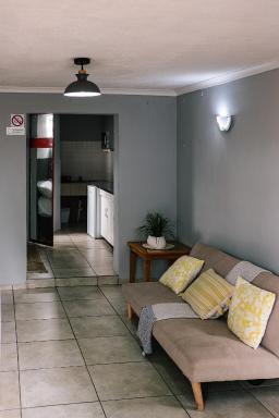 Adorable 1.5 -Bedroom flatlet in Germiston - Housity