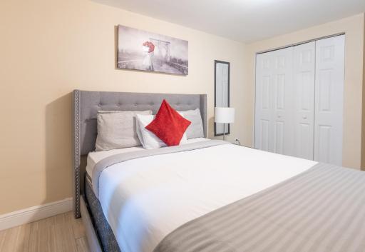 COZY Private Apts in Hollywood By Hard Rock Casino! - Housity