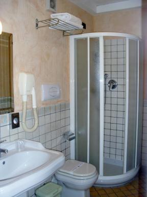 Hotel Clarean - Housity