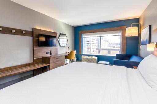 Holiday Inn Express & Suites Downtown Louisville, an IHG Hotel - Housity