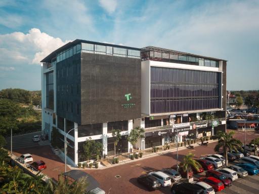 T+ PREMIUM HOTEL - Housity