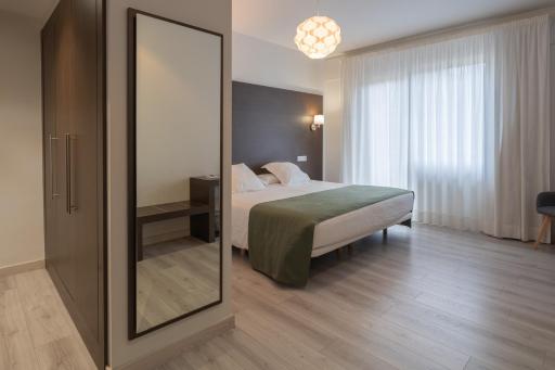 Hotel Mendez Nuñez - Housity