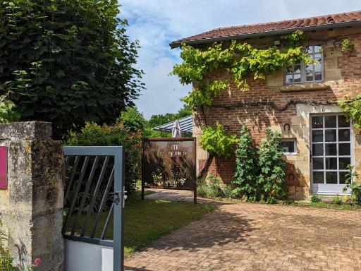 Gîte rénové avec jardin clos, cheminée et baby-foot à Contrisson, proche du Lac du Der. - FR-1-585-16 - Housity