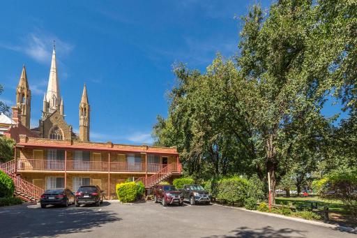 Cathedral Motor Inn - Housity