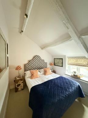 The King's Head - Housity