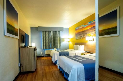 Days Inn & Suites by Wyndham Houston North/Aldine - Housity