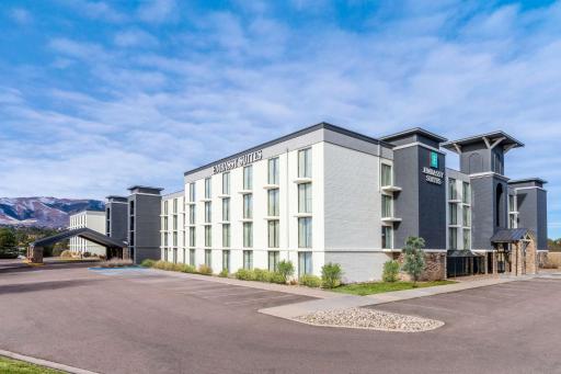 Embassy Suites by Hilton Colorado Springs - Hizvo