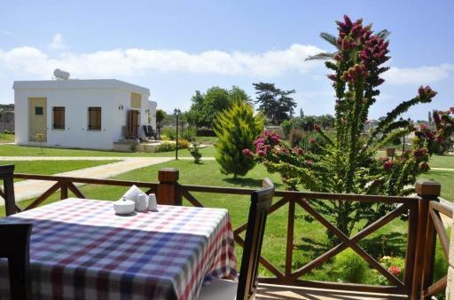 Villa lembos hotel karpaz - Housity