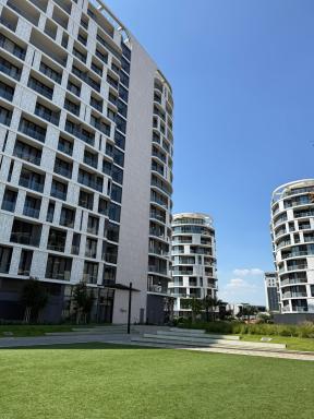 Ellipse Waterfall Luxury Sapphire - Housity