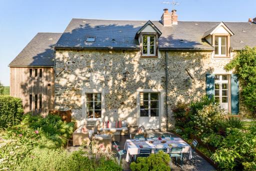 Villeneuve Les Fourches - Maison d'hôtes - Housity