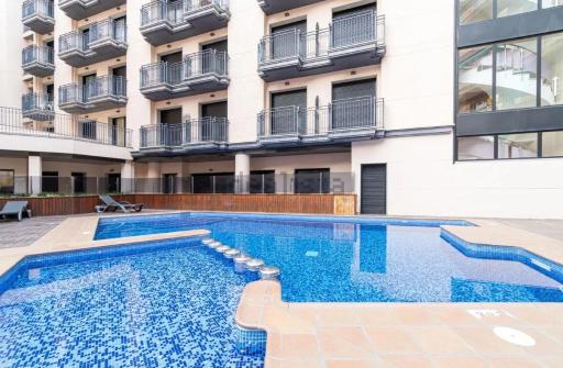 Cozy apartment with swimming pool - Housity